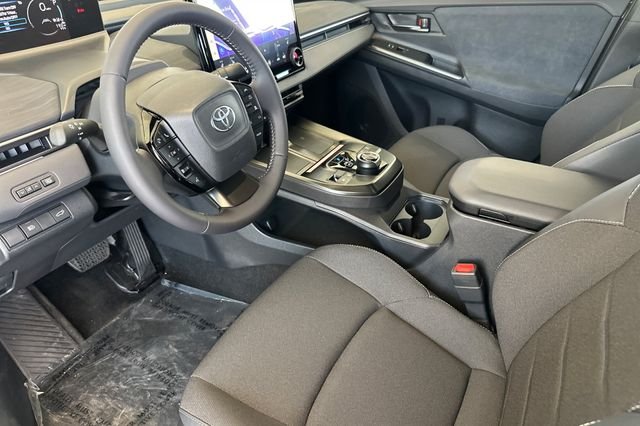 New 2026 Wind Chill Pearl <sup>1</sup> Toyota  SE image 9