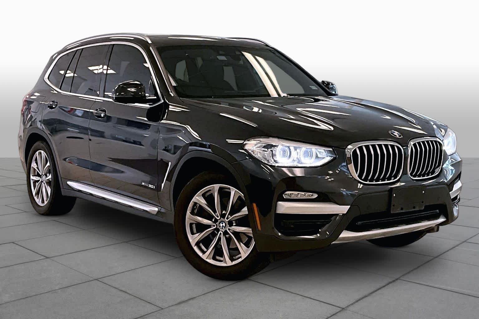 Used 2018 Dark Graphite Metallic BMW xDrive30i image 2