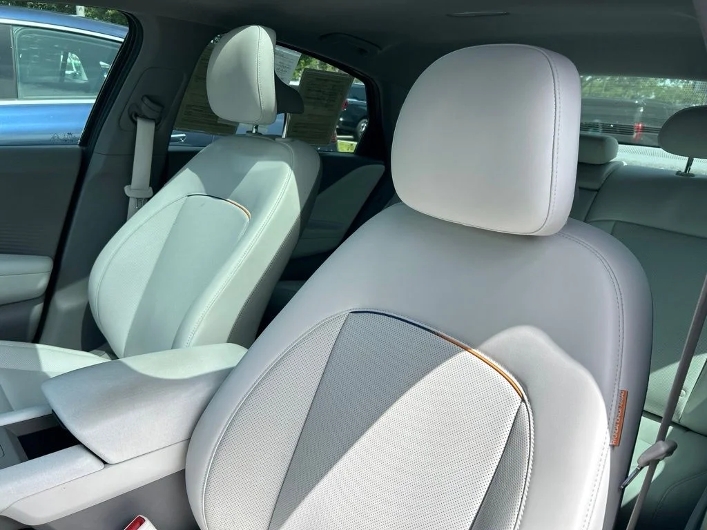 Used 2023 White Hyundai Limited image 21