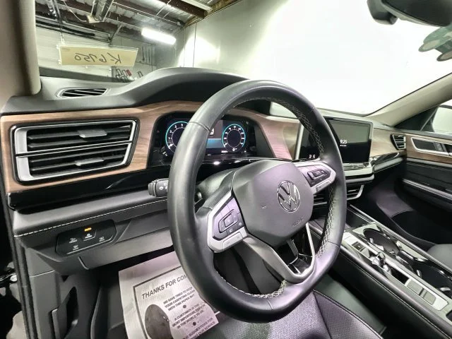 2024 Volkswagen Atlas SE w/Tech - Photo 10