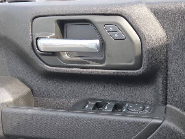 Used 2025 White Chevrolet Custom image 26