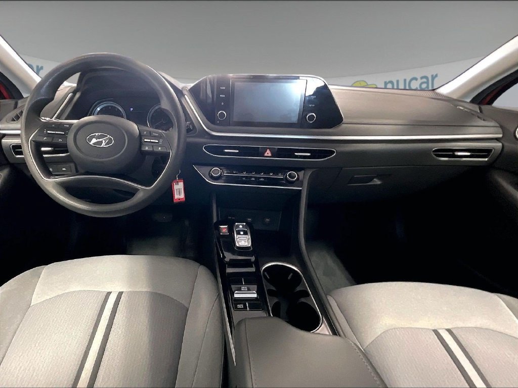 Used 2022 Red Hyundai SE image 21