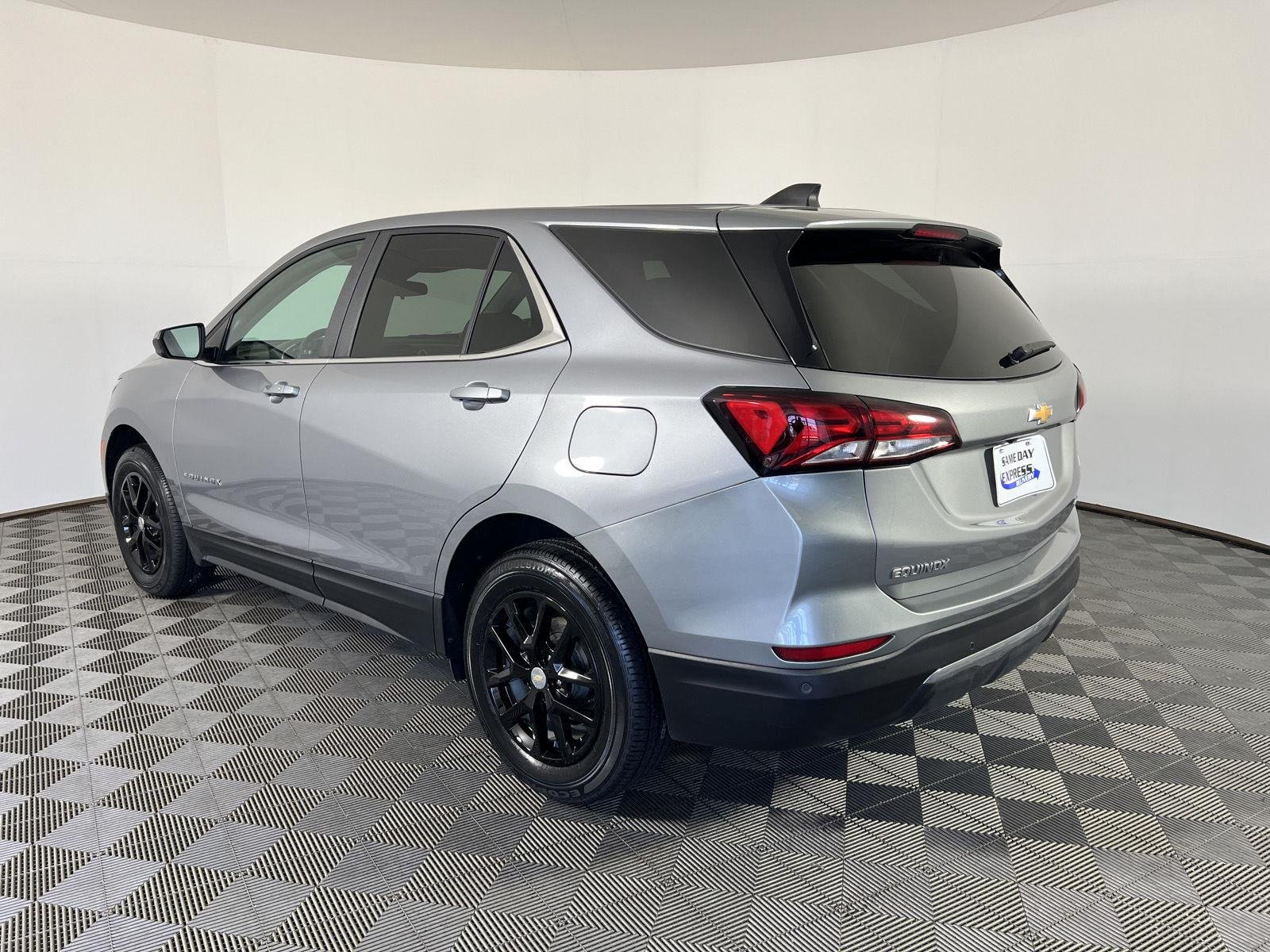 Used 2024 Sterling Gray Metallic Chevrolet LT image 27