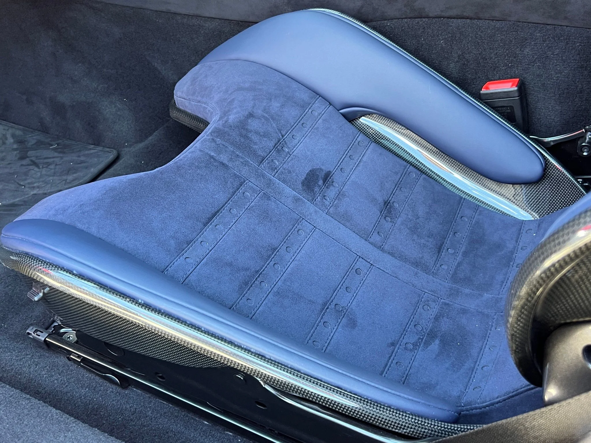 Used 2025  Ferrari Base image 31