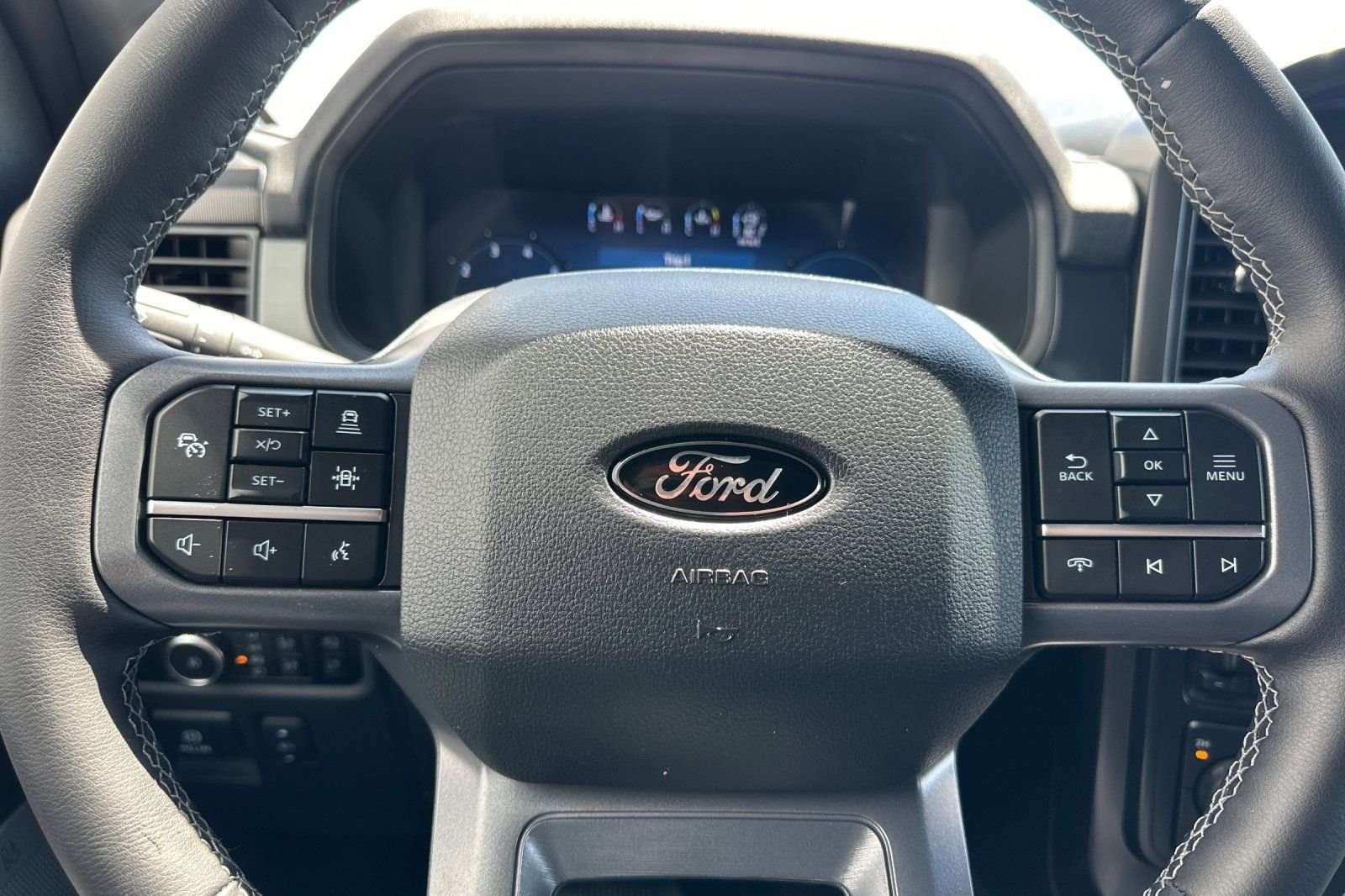 Used 2025 White Ford Lariat image 24