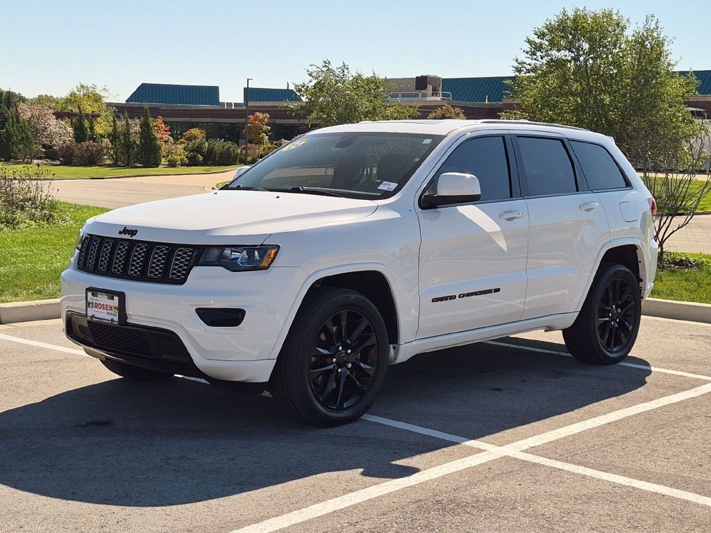 Used 2022 White Jeep Laredo X image 3