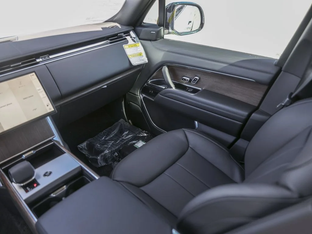 New 2025 White Land Rover SE image 29