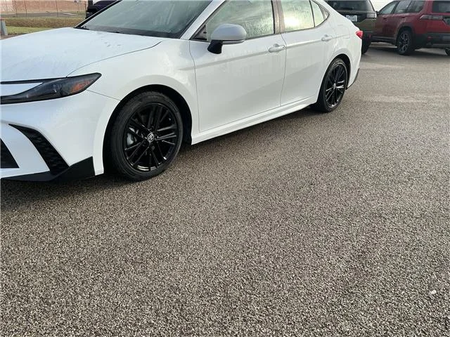 Used 2025 Wind Chill Pearl Toyota XSE image 15