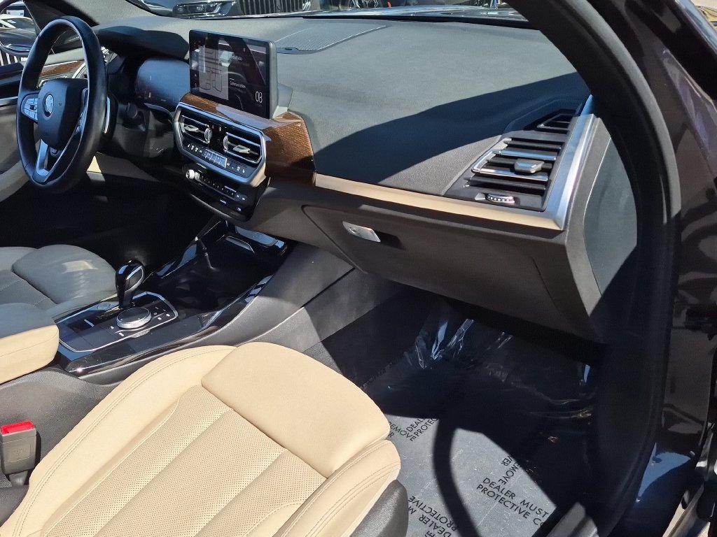 Used 2023 Gray BMW xDrive30i image 9