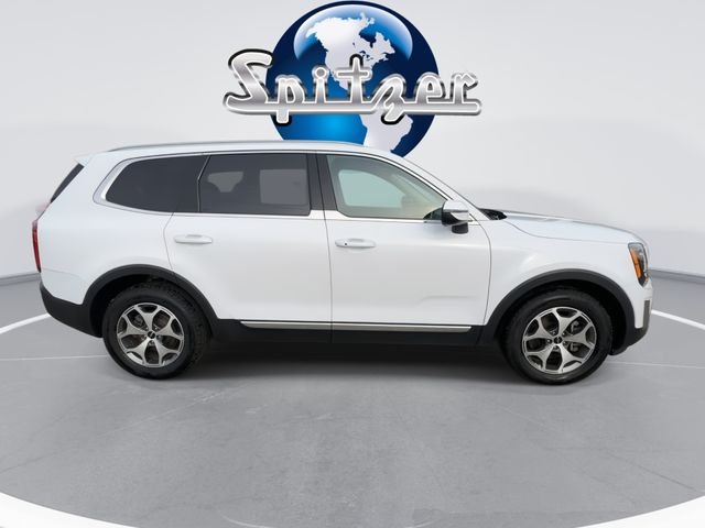 Used 2022 White Kia EX image 10