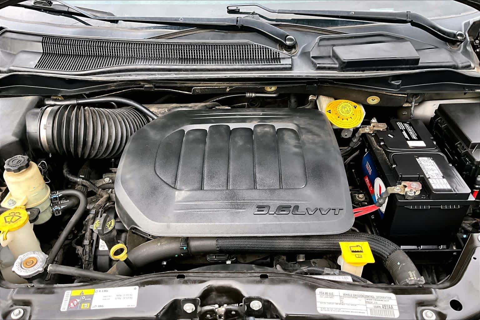 Used 2020 Granite Pearlcoat Dodge SXT image 32