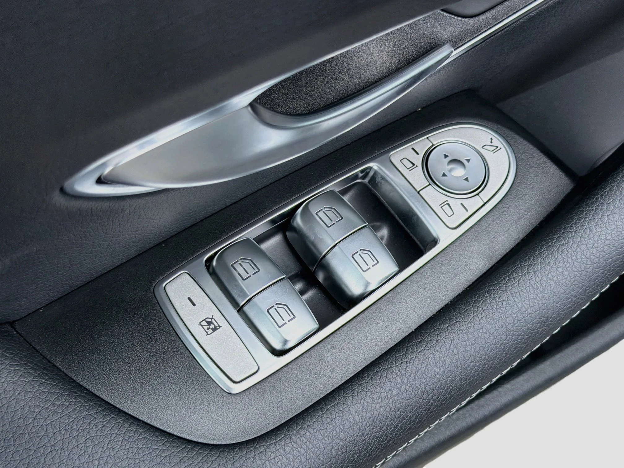 2023 Mercedes-Benz E-Class E450 - Photo 23