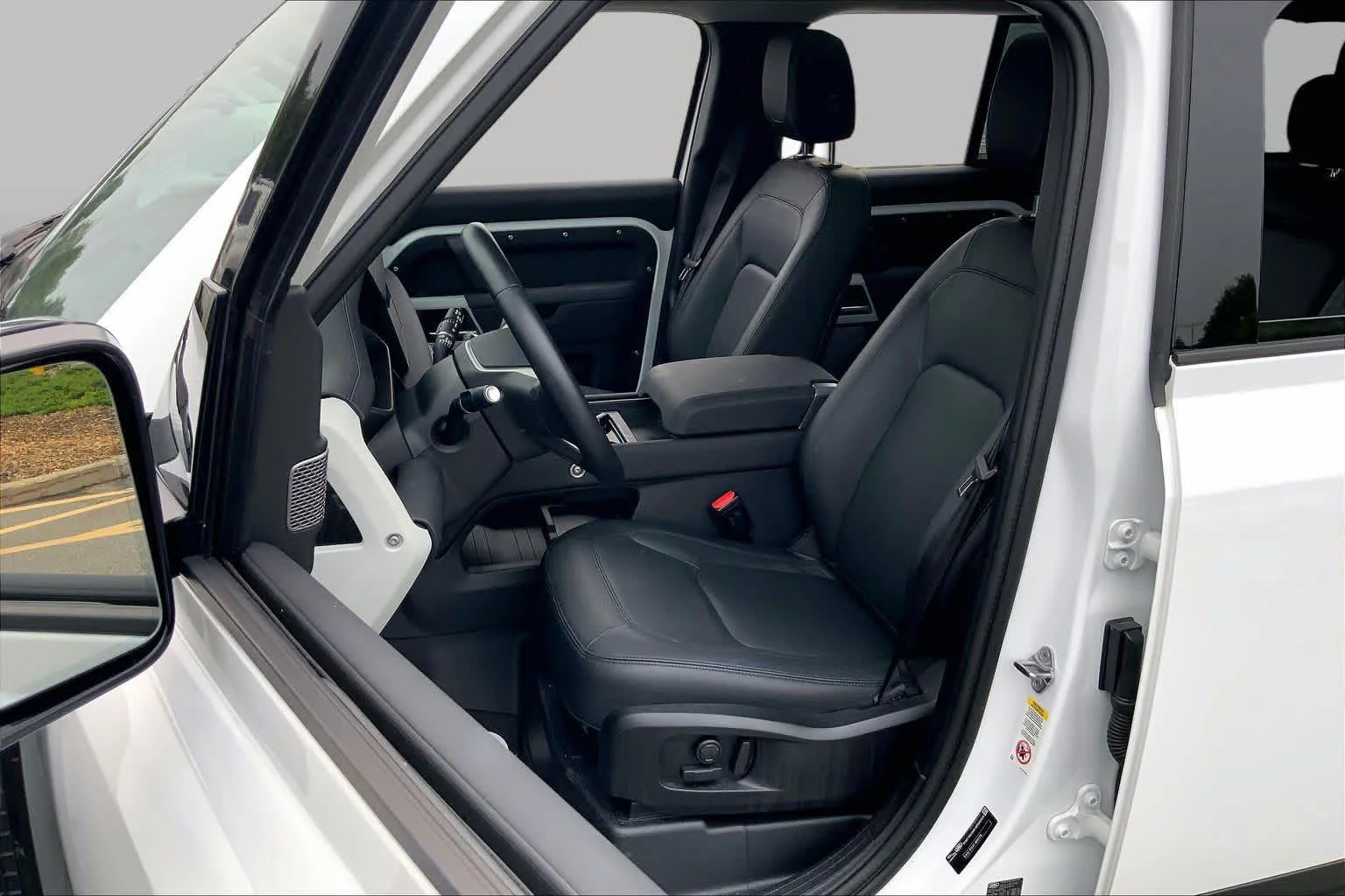 Used 2024 Fuji White Land Rover S image 8