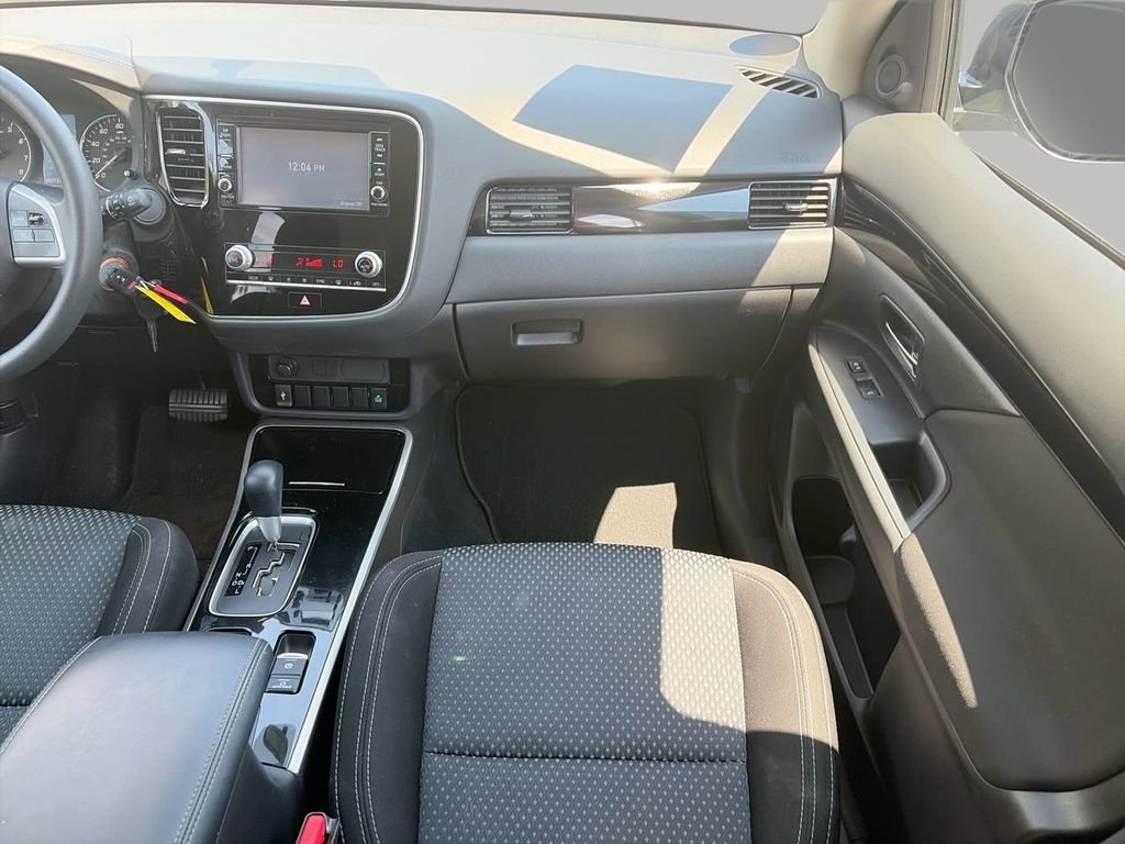 Used 2020  Mitsubishi ES image 12