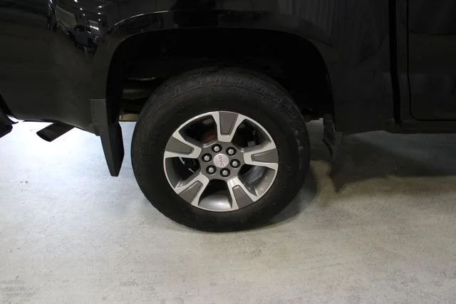 Used 2015 Black GMC SLE1 image 35