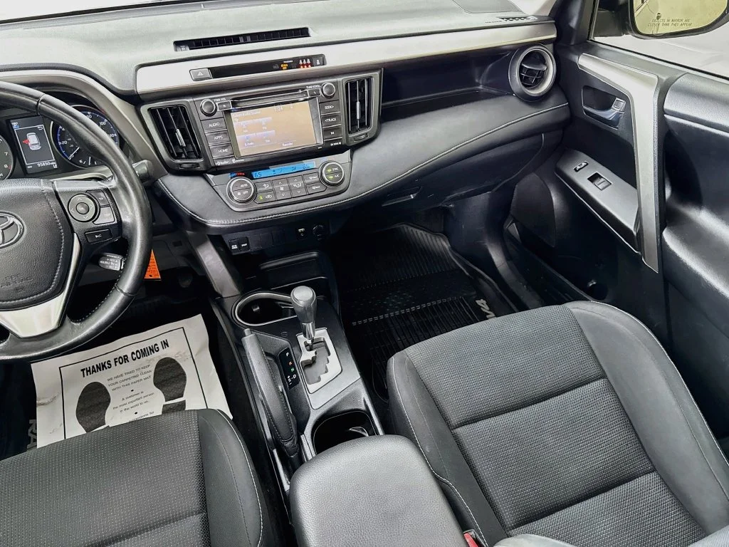 Used 2017 Gray Toyota XLE image 27
