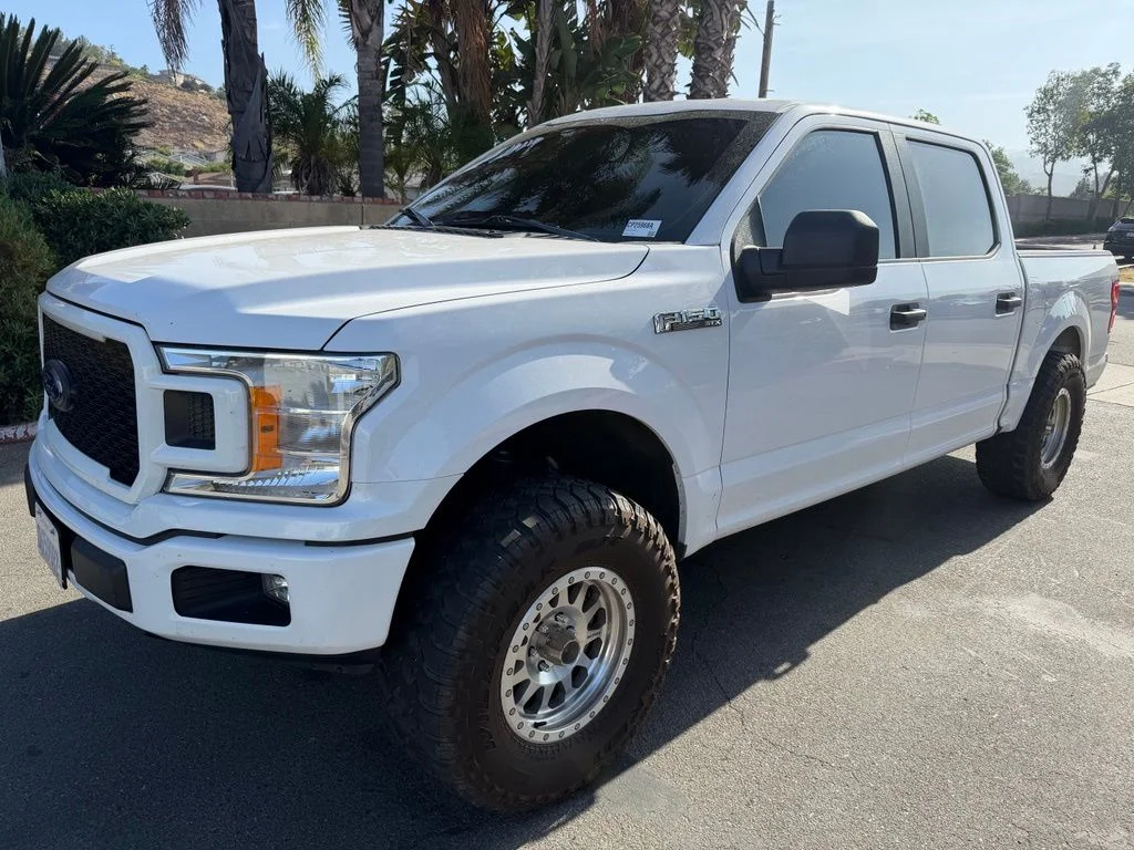 Used 2018 White Ford XL image 5