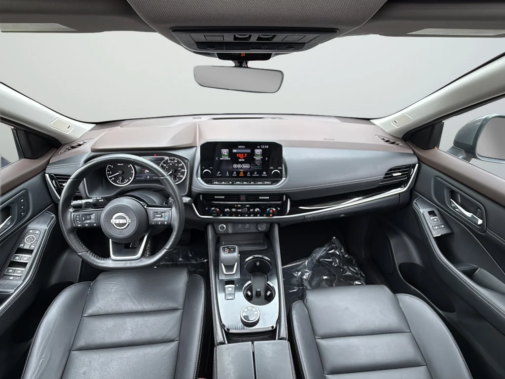 Used 2023 Gray Nissan SL image 9