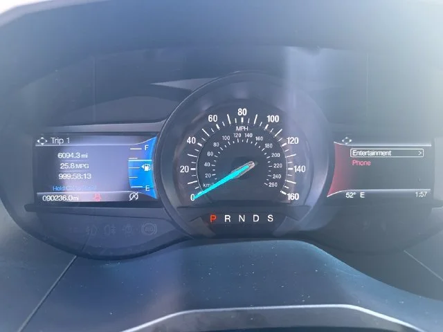 Used 2019 Gray Ford SEL image 19
