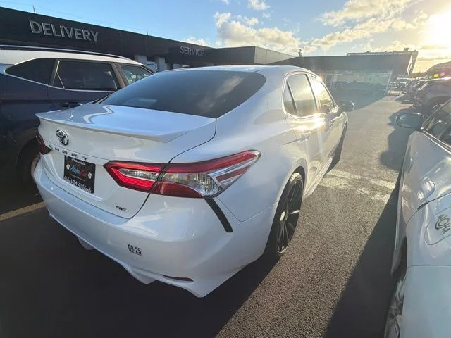 Used 2018 White Toyota SE image 5