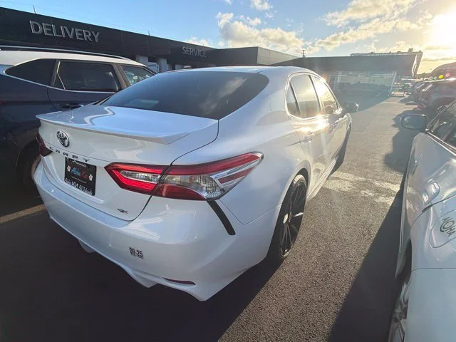 Used 2018 White Toyota SE image 5
