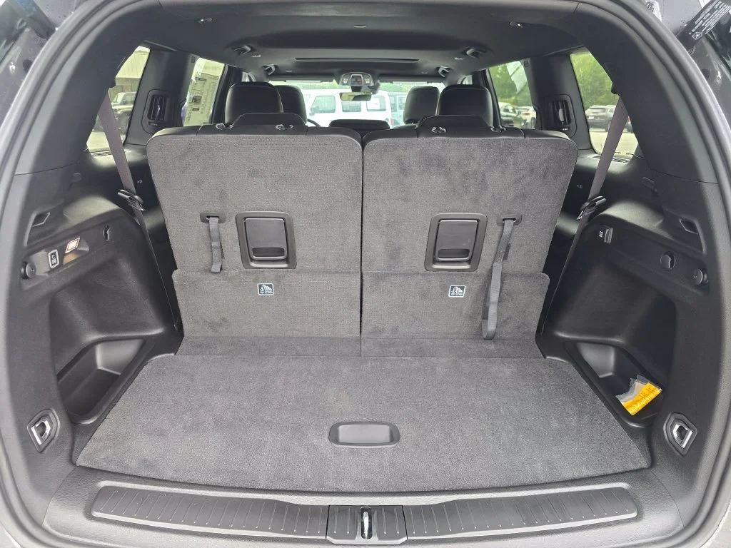 New 2027 Gray Jeep Laredo Altitude image 14