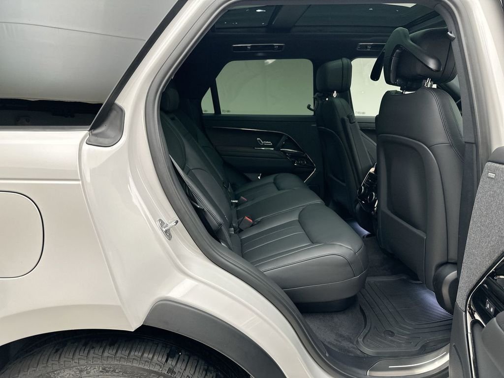 New 2026 Borasco Grey LAND ROVER Dynamic SE image 7