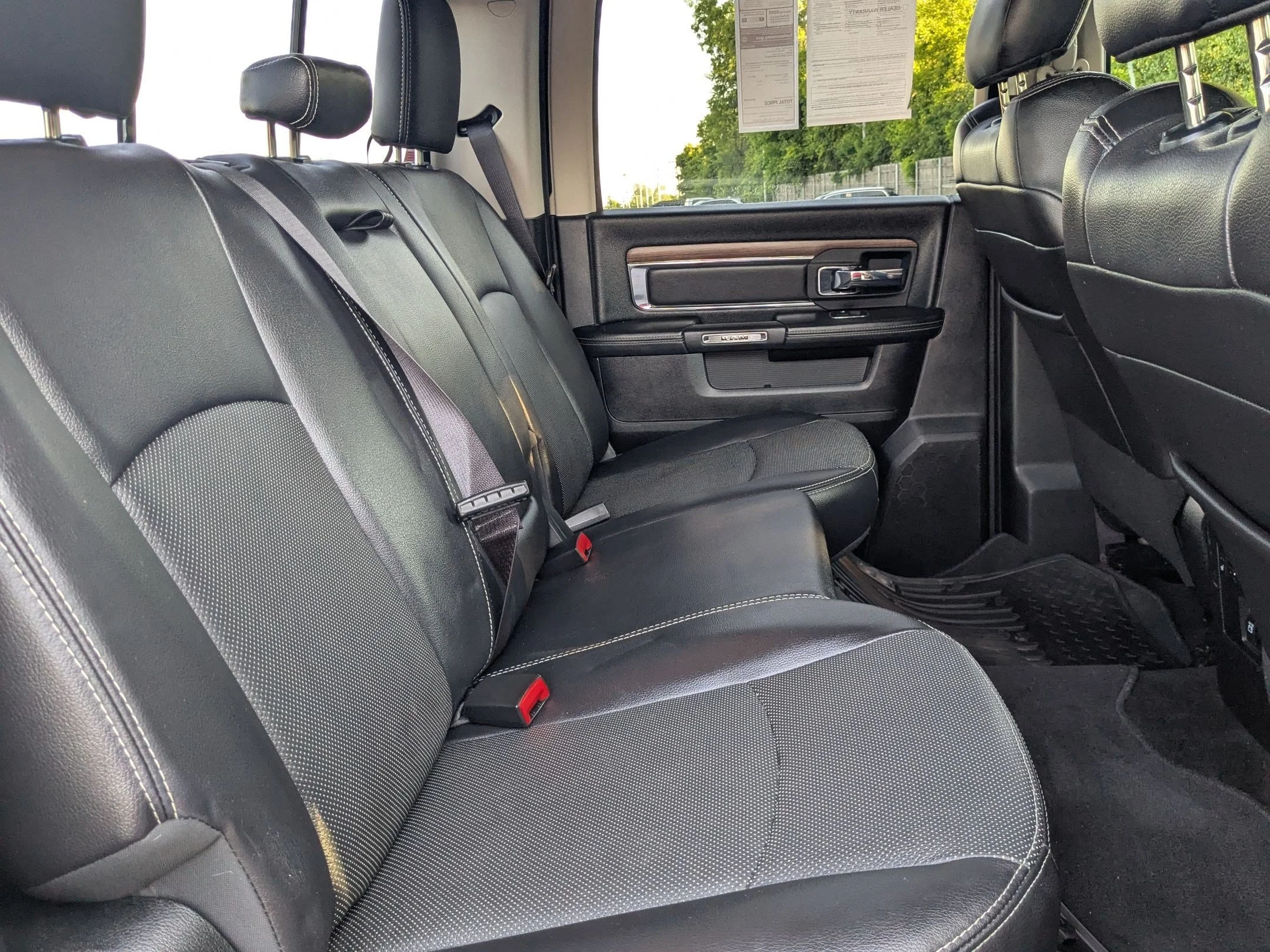 Used 2017 Brilliant Black Crystal Pearlcoat Ram Laramie image 28