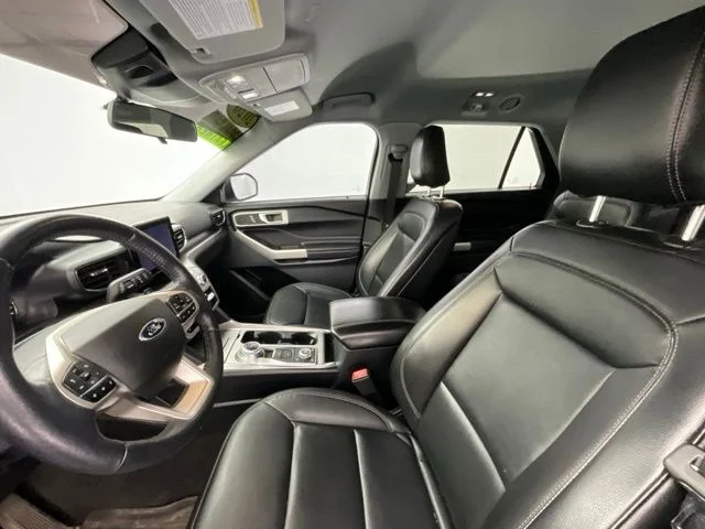 Used 2020 Silver Ford XLT image 17