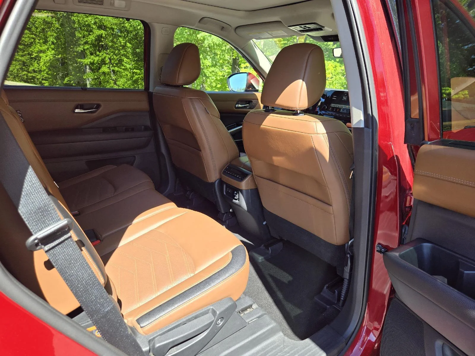 Used 2024 Scarlet Ember Nissan Platinum image 28