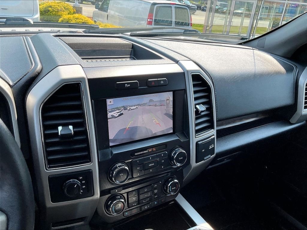 Used 2018 White Ford Lariat image 19