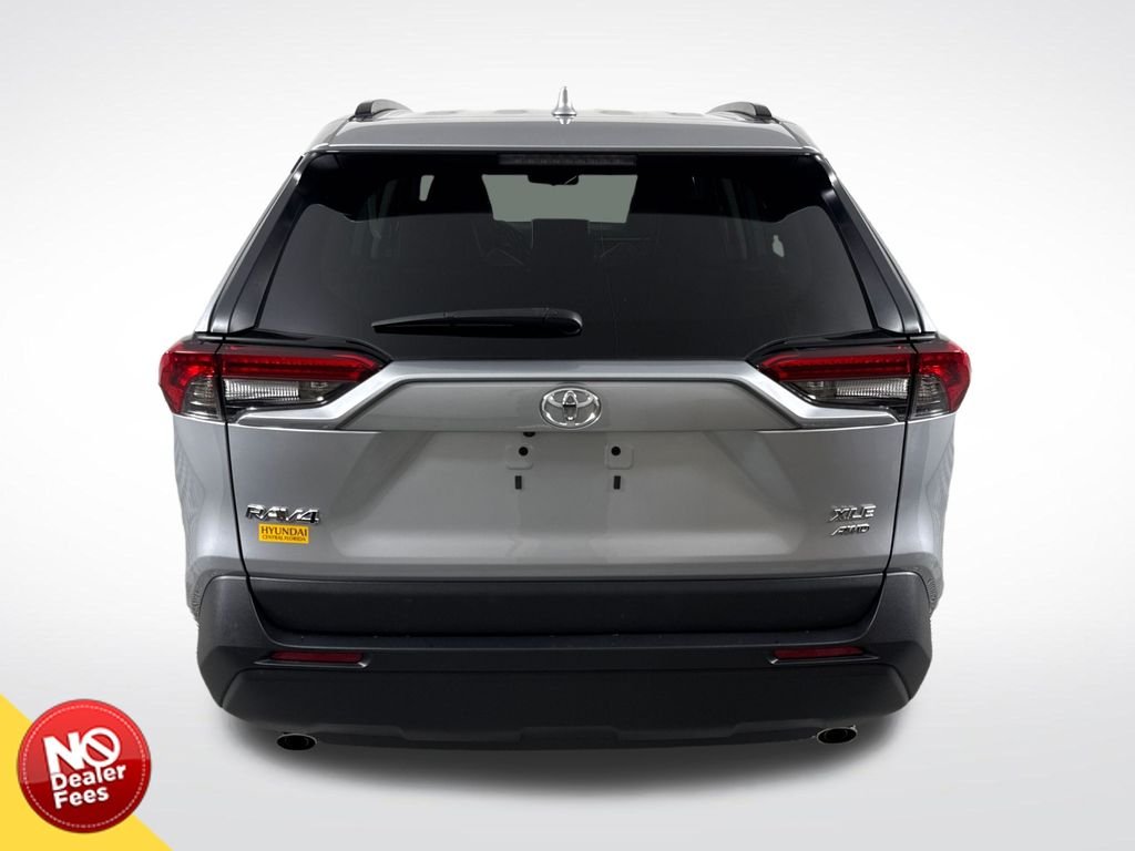 2025 Toyota RAV4 XLE - Photo 5
