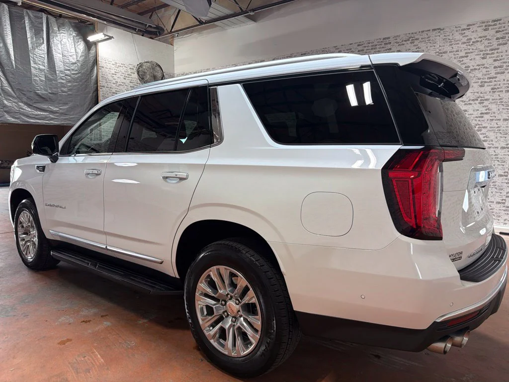 Used 2024 White Frost Tricoat GMC Denali image 5