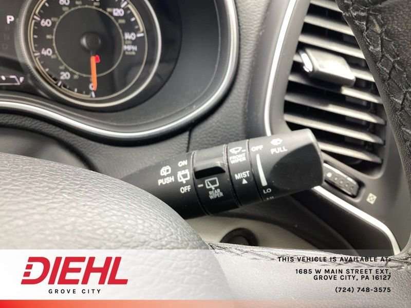 Used 2022 White Jeep Latitude Lux image 36