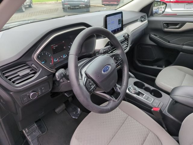 Used 2022 Black Ford SE image 15