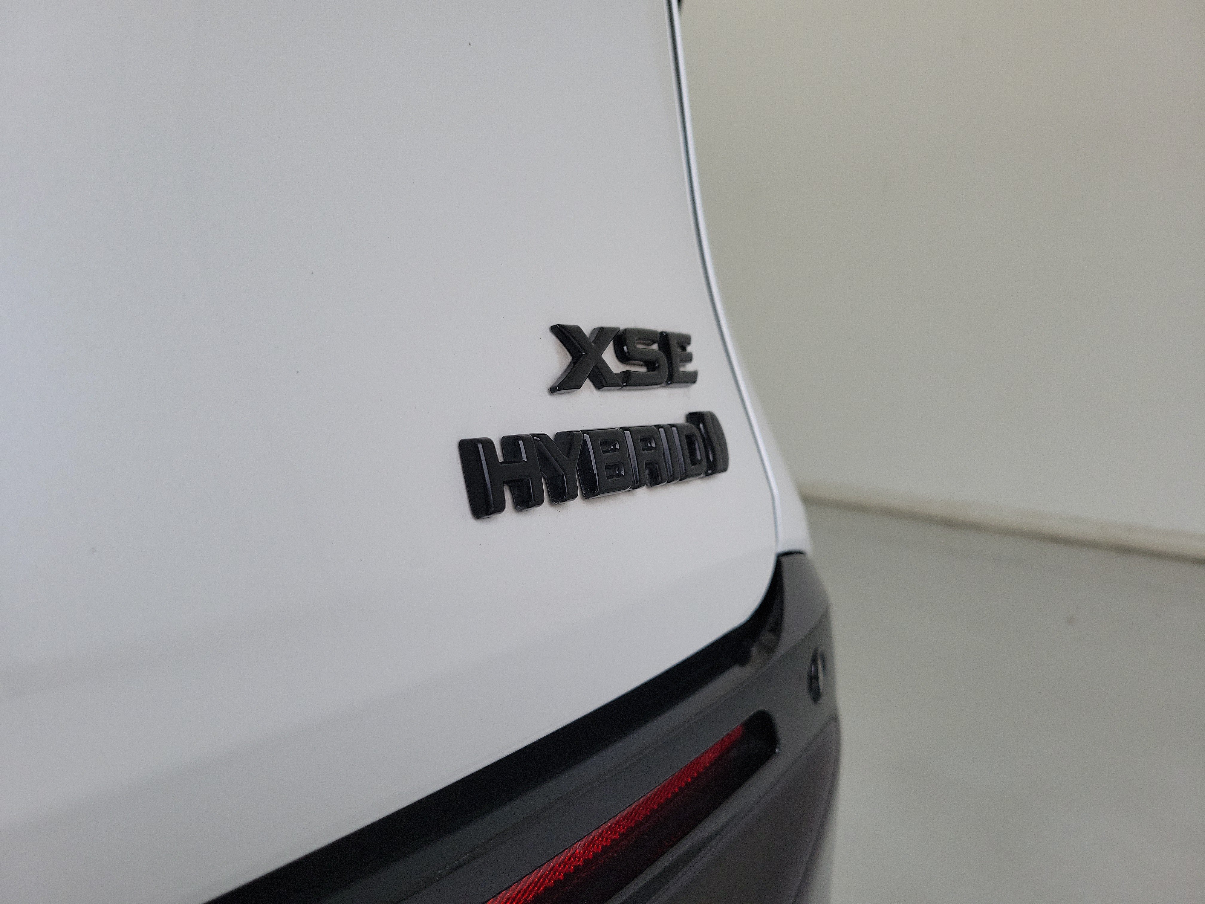 Used 2023 Wind Chill Pearl Toyota XSE image 8