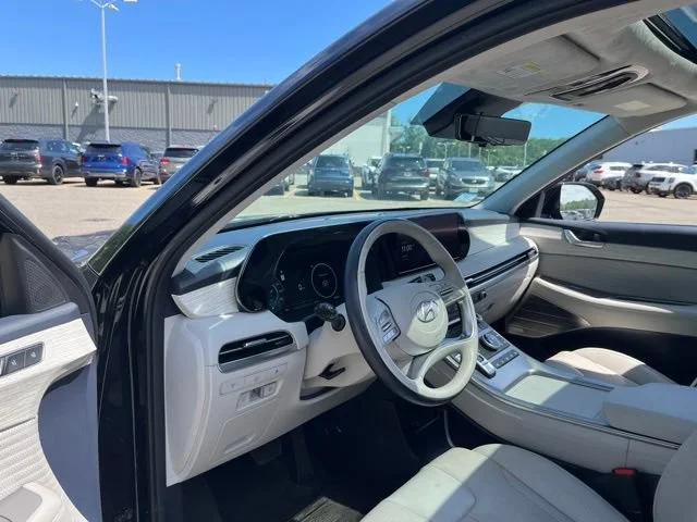 Used 2023 Moonlight Cloud Hyundai Calligraphy image 11