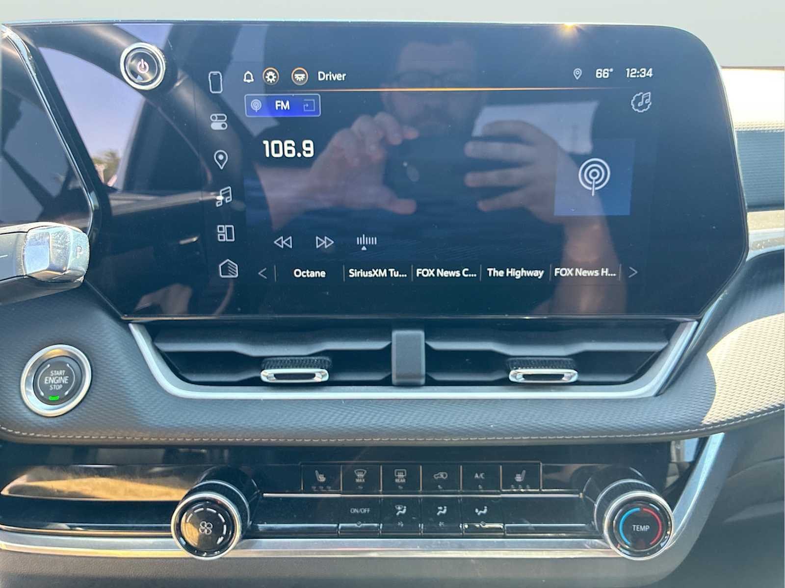 2025 Chevrolet Equinox LT - Photo 15