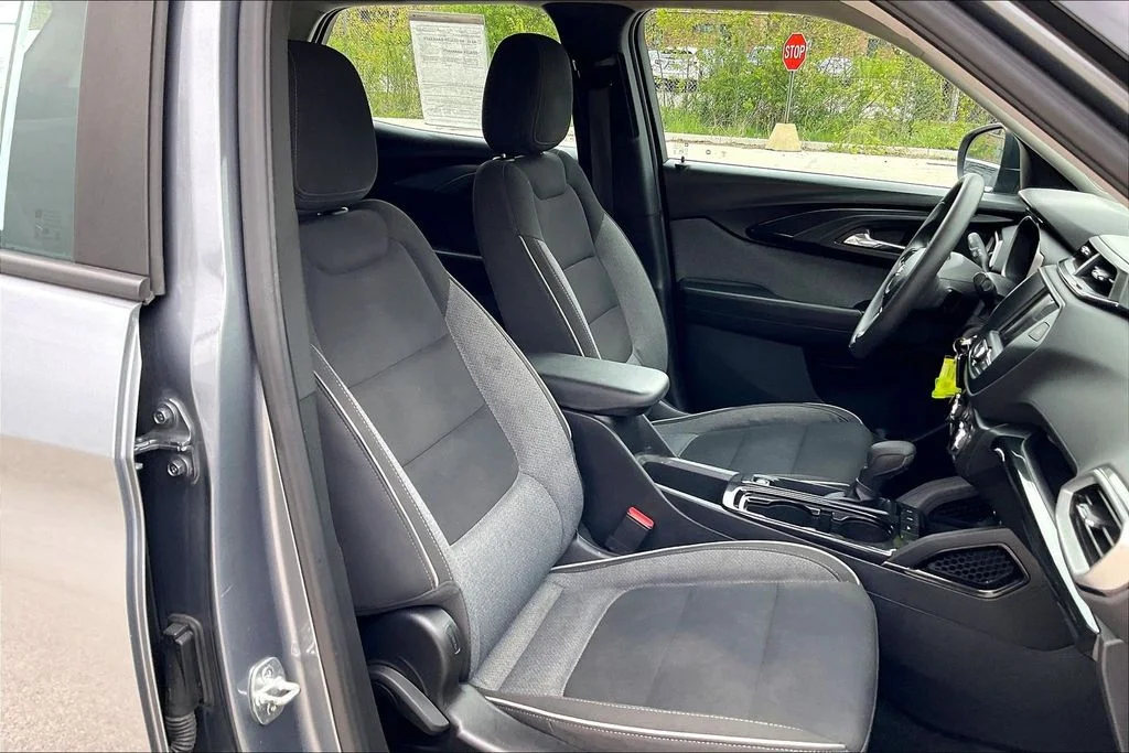 Used 2022 Gray Chevrolet LS image 7