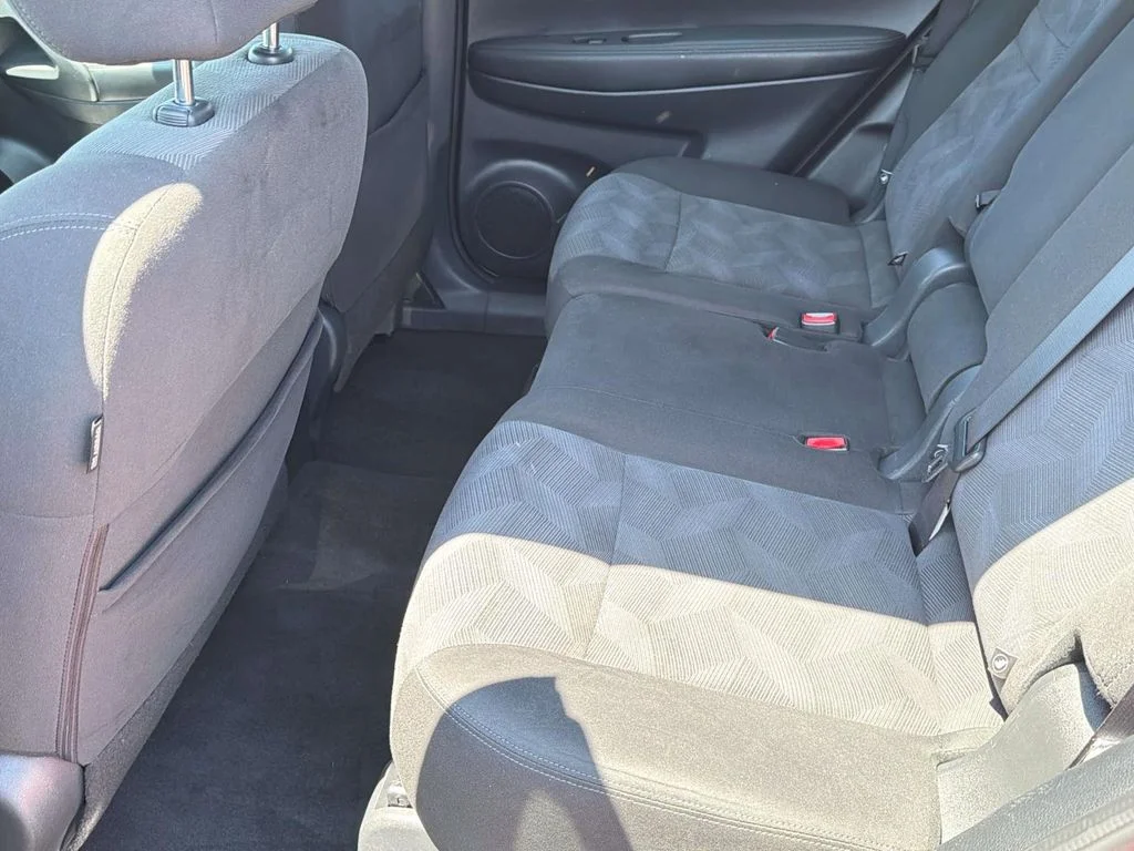 Used 2016 Cayenne Red Nissan SV image 31