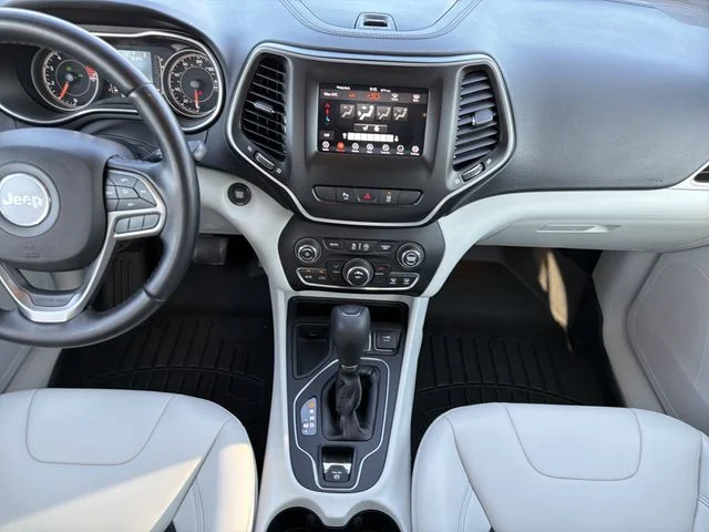 Used 2021 Beige Jeep Latitude Plus image 15
