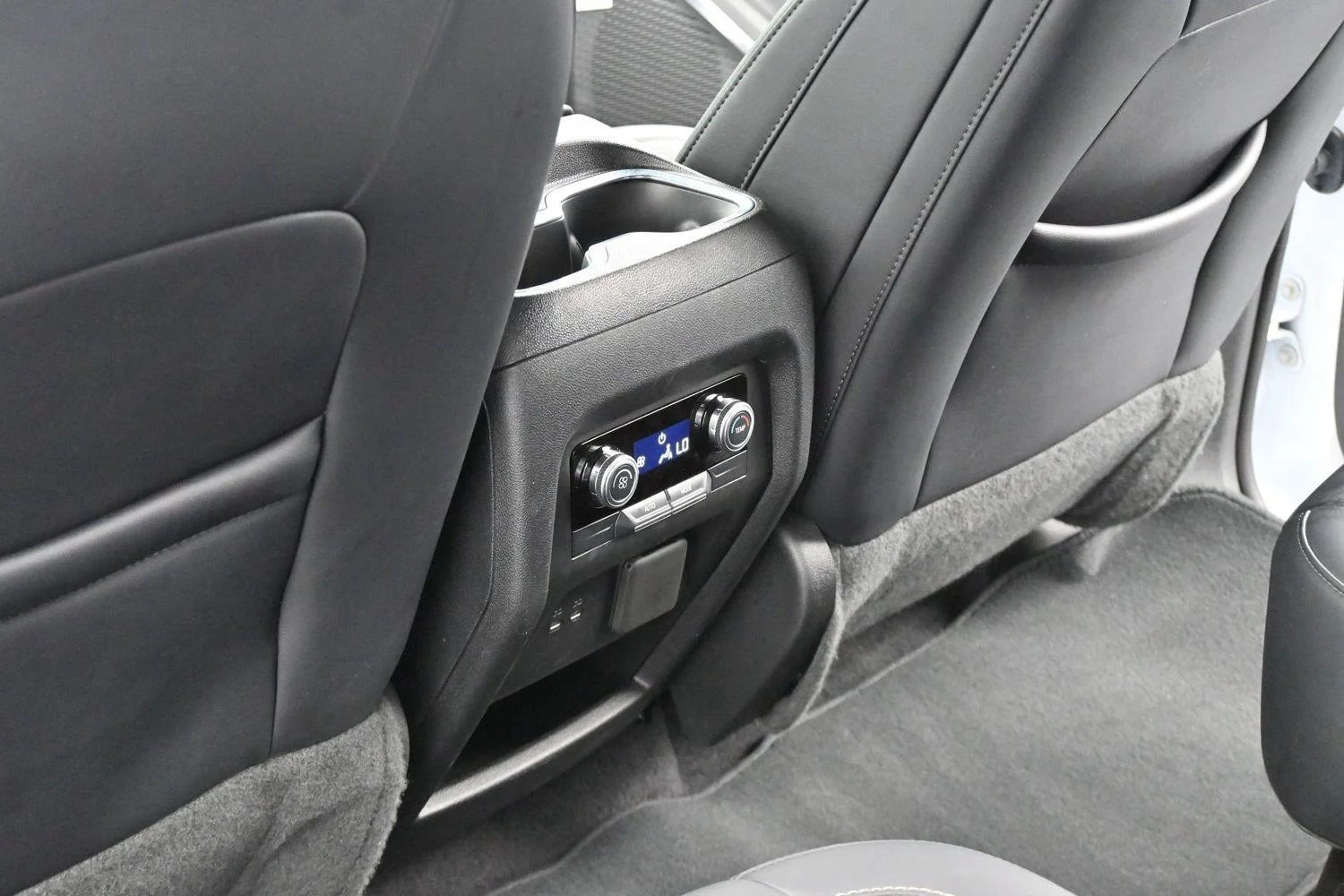 Used 2026 Summit White GMC Elevation image 28