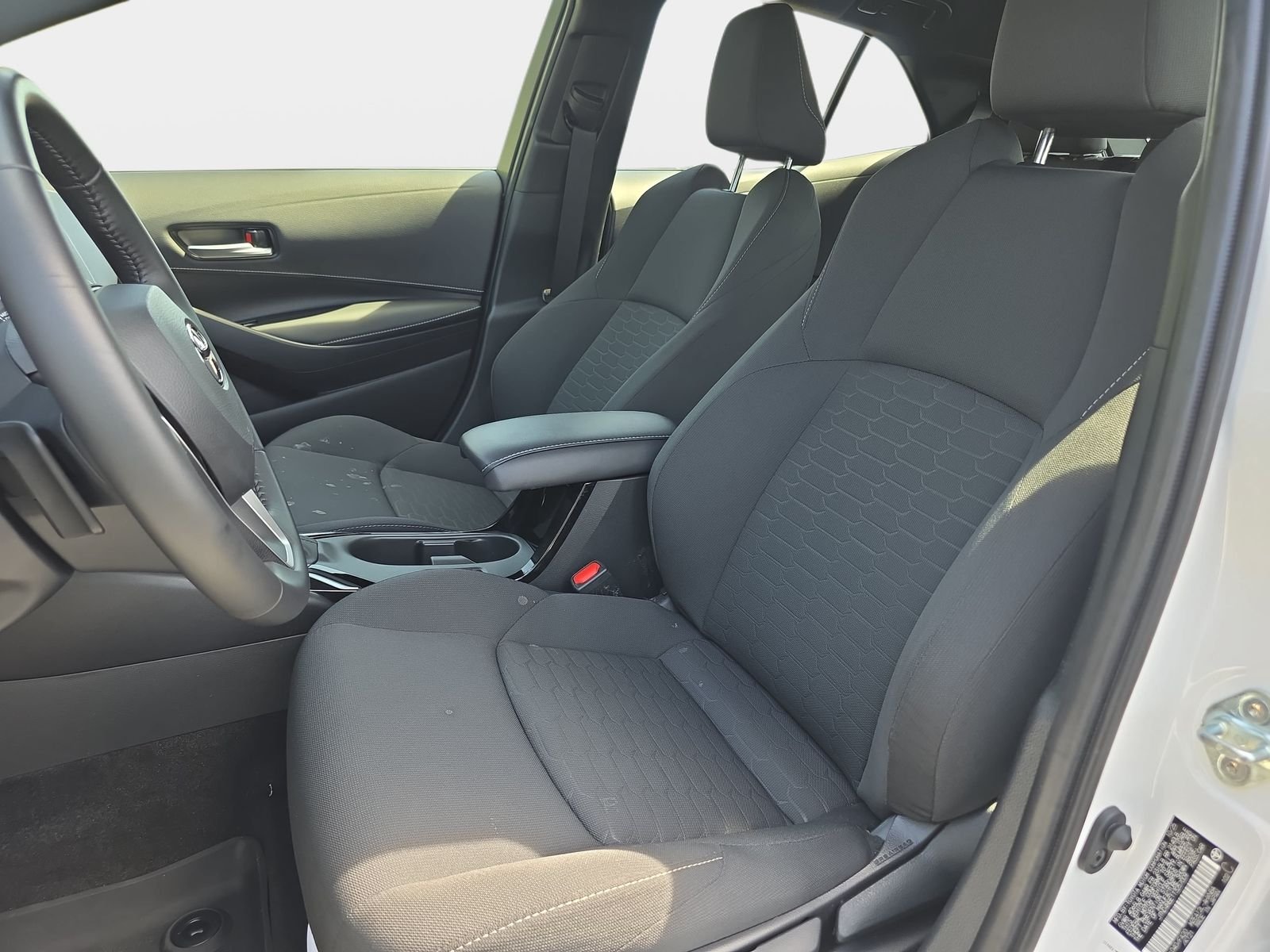 2026 Toyota Corolla Hatchback SE - Photo 14