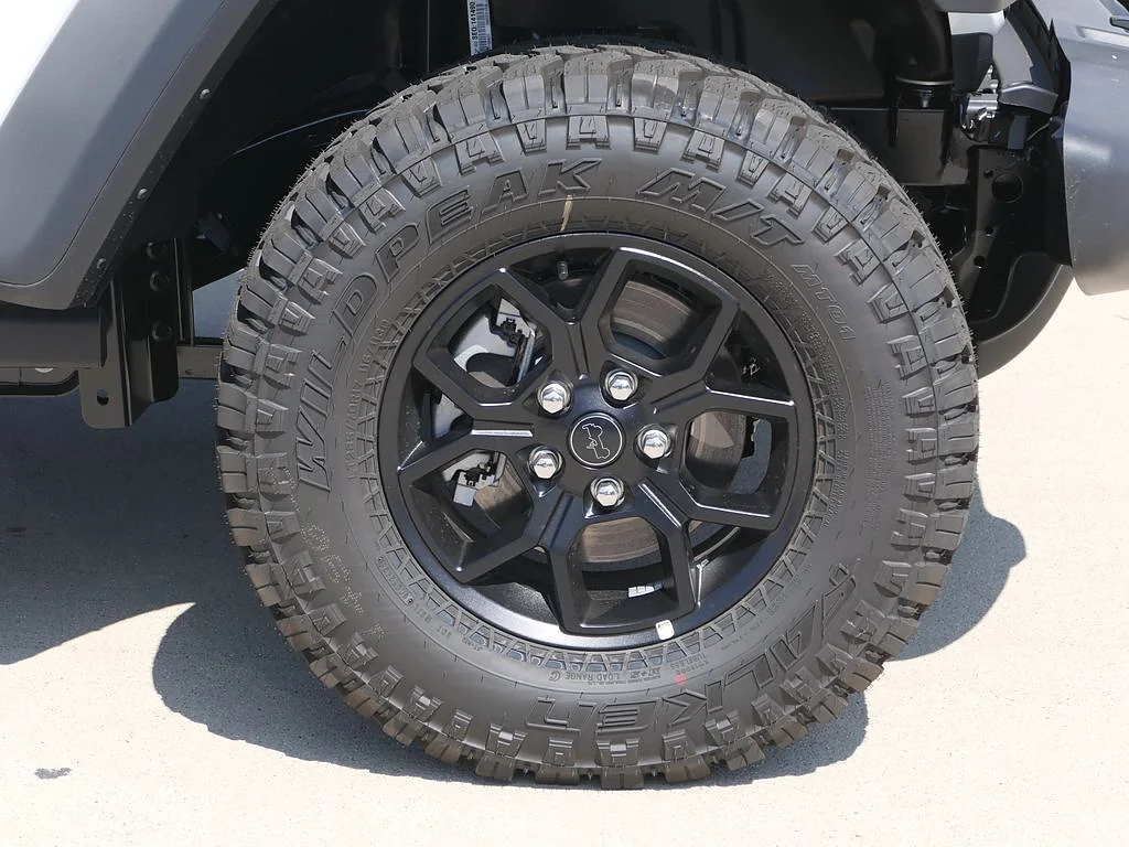 New 2026 Bright White Clear Coat Jeep 4-Door Willys 4x4 image 26