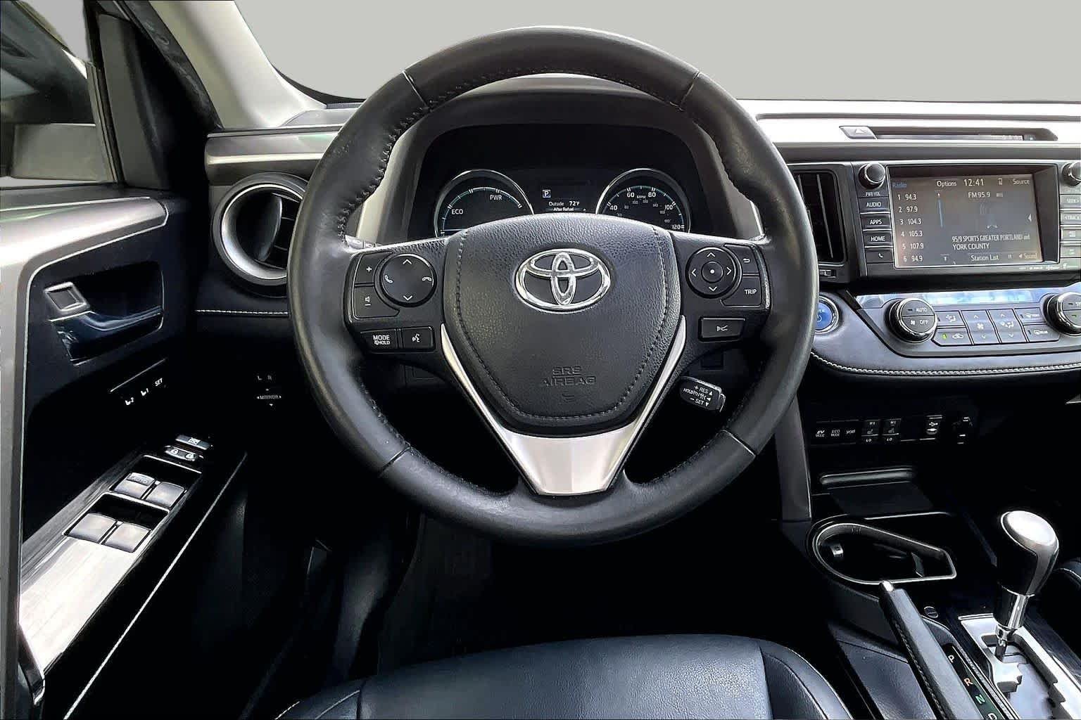 Used 2017 Silver Sky Metallic Toyota Limited image 6