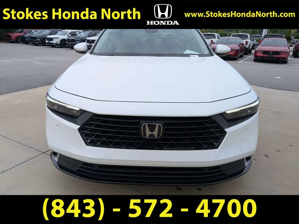 Used 2023 White Honda Touring image 11