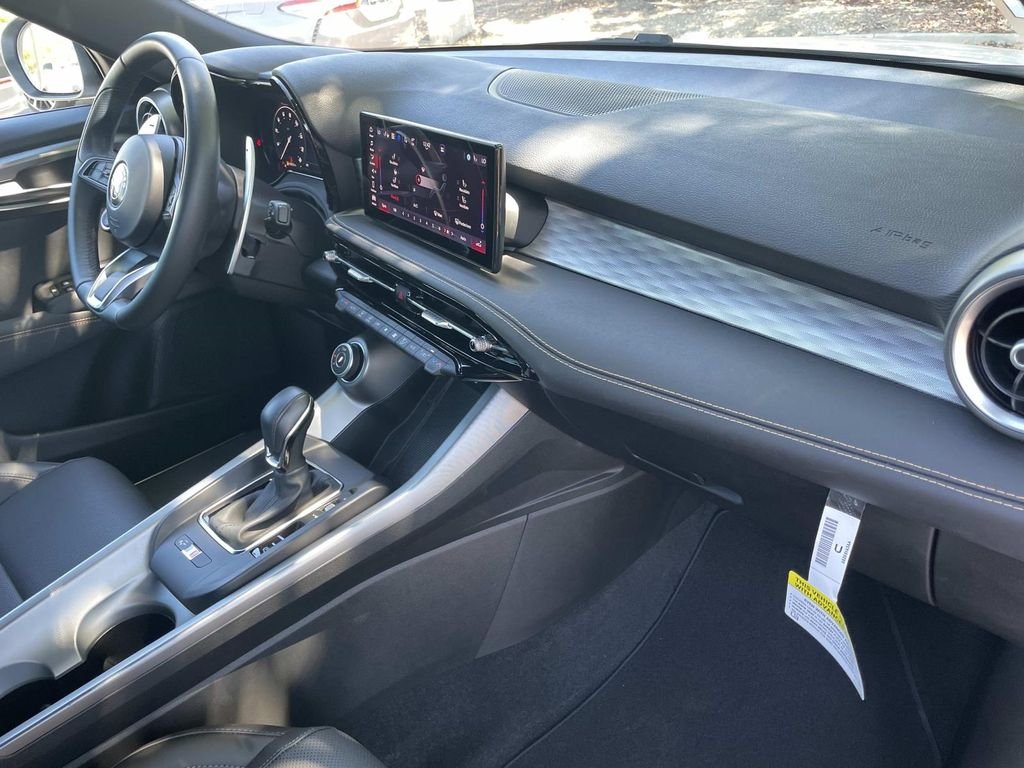Used 2025 White Alfa Romeo  image 29
