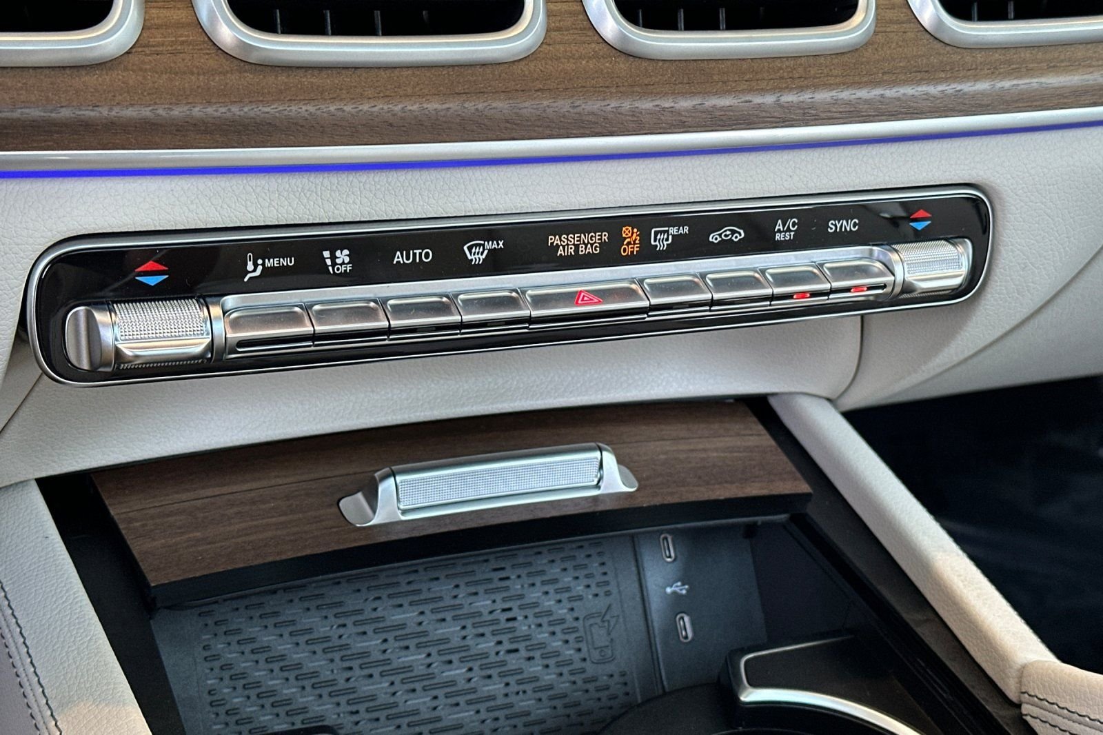 New 2026 White Mercedes-Benz GLS 450 image 22