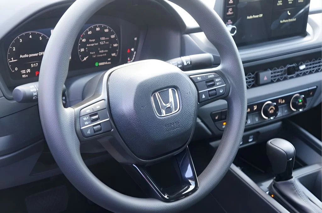New 2026 Platinum White Pearl Honda SE image 12