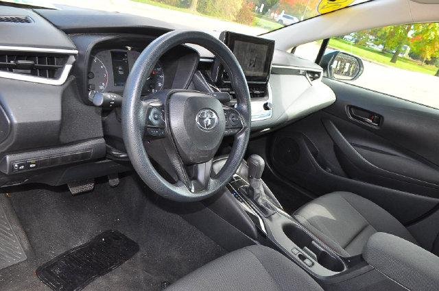 Certified Used 2025 CLASSIC SILVER METALLIC Toyota  image 9